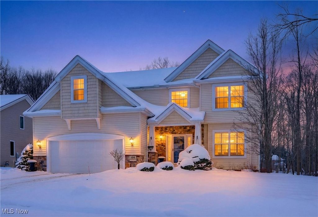 Photo of 104 Bentwood Drive, Chardon, OH 44024 (MLS # 5184989)