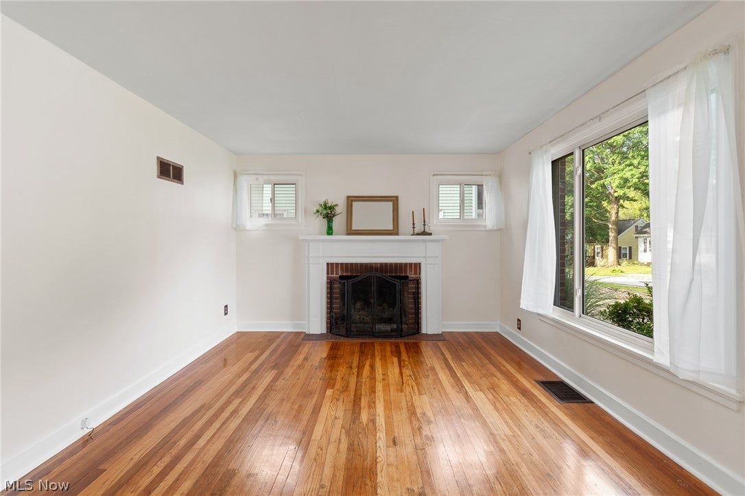803 Belmont