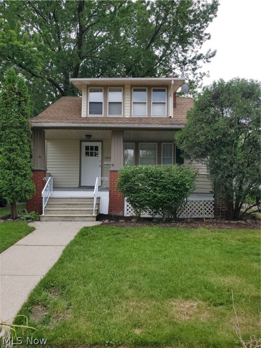 EXTRA, EXTRA!!! TURN KEY UNIT.  COME SEE THIS NEWLY UPDATED HOME IN EUCLID OHIO. HOME IS EUCLID POS COMPLIANT.  THE HOME FEATURES 3 BEDROOMS 1.5 BATHS.   FULL BASEMENT.  LOCATED ON A QUIET STREET IN EUCLID.   THIS PROPERTY ALSO OFFERS STOVE, REFRIGERATOR AND MICROWAVE.  MAKE AN APPOINTMENT TO SEE THIS BEAUTIFUL HOUSE!   TENANT CURRENTLY RESIDES IN THE HOME ON A 1 YR LEASE.   THEY ARE PAYING $1400 PER MONTH PLUS ALL UTILITIES. 48 HOUR NOTICE IS REQUIRED.