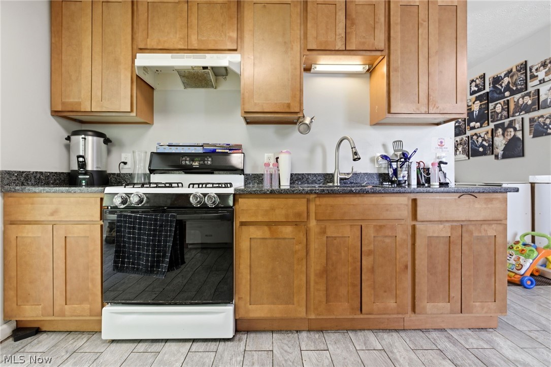 2431 White Road