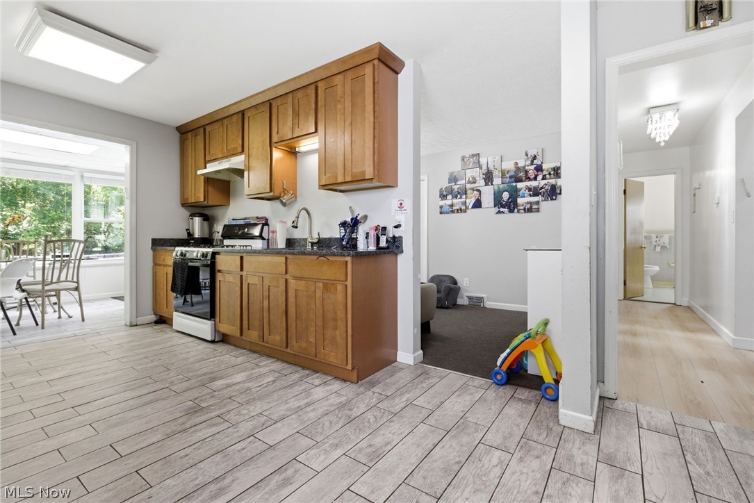 2431 White Road