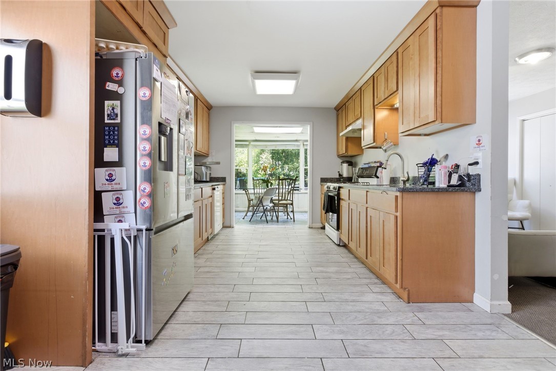 2431 White Road
