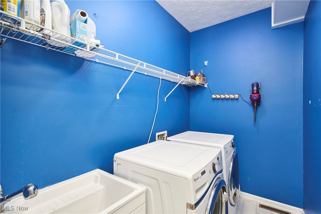 Akron, Ohio 44333, United States, 4 Bedrooms Bedrooms, ,3 BathroomsBathrooms,Residential,Active,159764