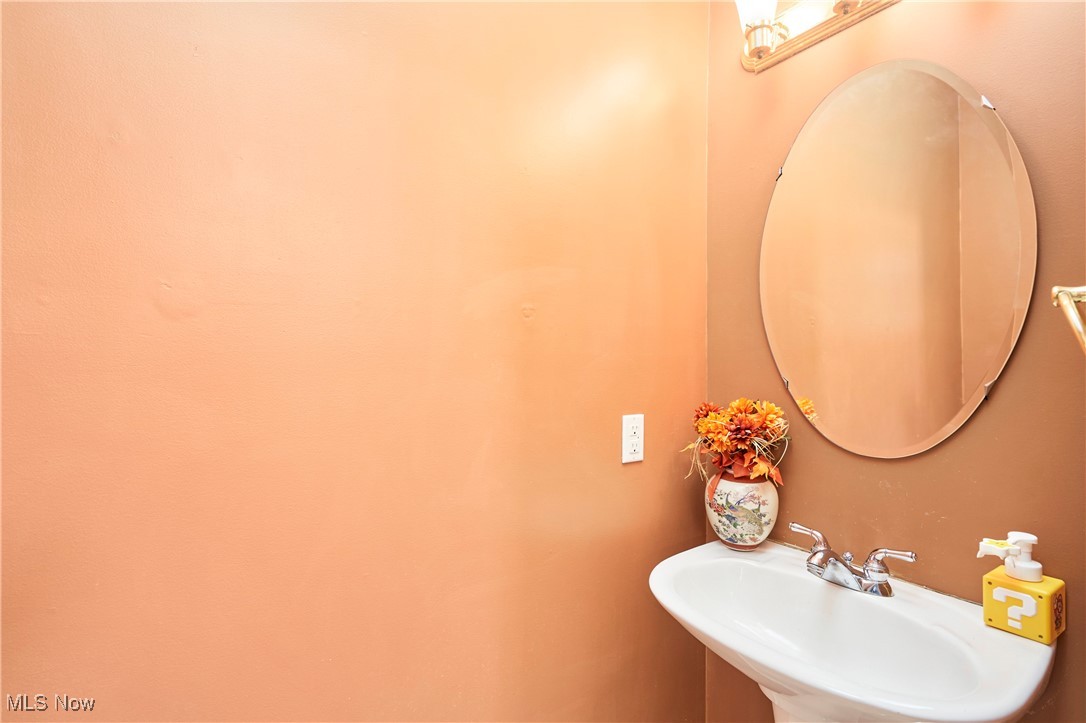 Akron, Ohio 44333, United States, 4 Bedrooms Bedrooms, ,3 BathroomsBathrooms,Residential,Active,159764