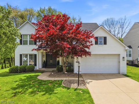 Photo of 4420 Hillside Drive, Copley, OH 44321 (MLS # 5210455)