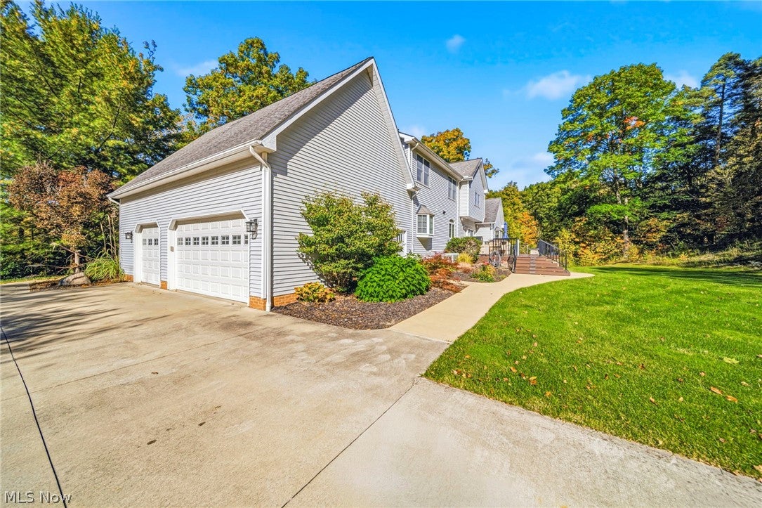 10893 Lakebrook Drive
