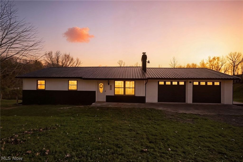 Photo of 1747 E Airport Road NE, Mcconnelsville, OH 43756 (MLS # 5202500)