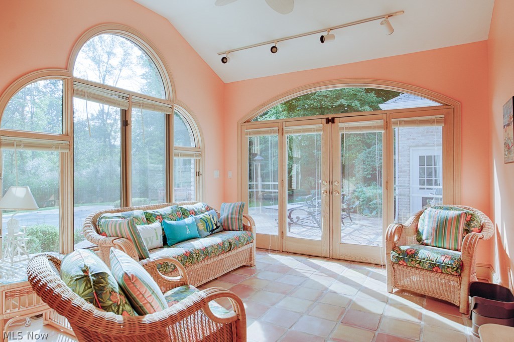 Hunt Club Hudson - Residential