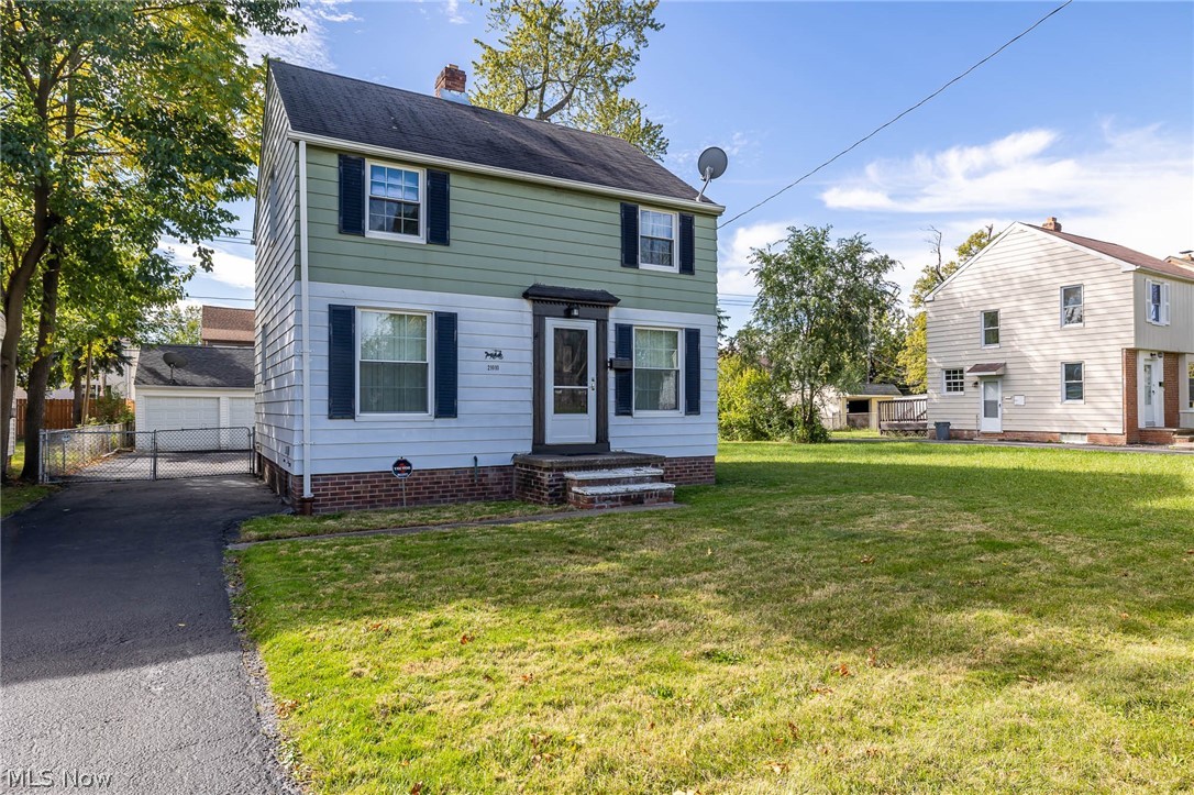 Main image without alt text