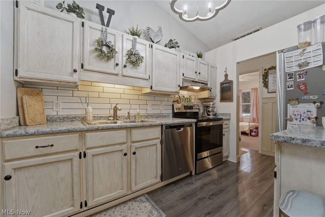 Roaming Rock - Residential