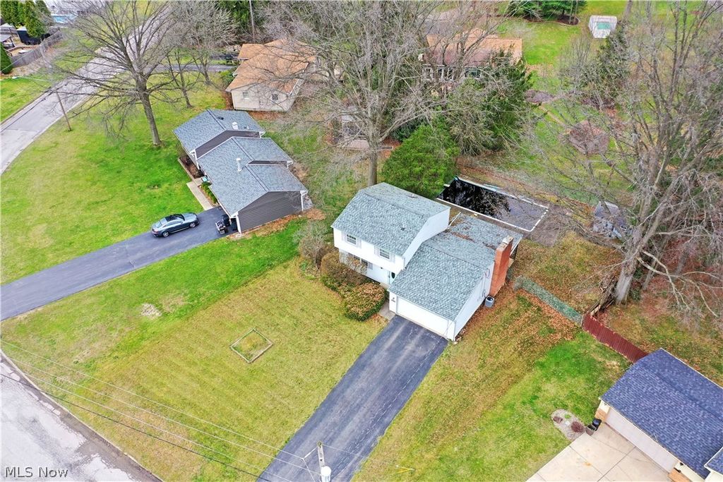 Photo of 1756 Penny Lane, Youngstown, OH 44515 (MLS # 5196115)