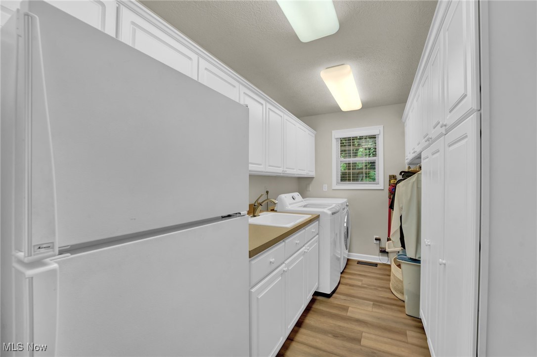 1025 Cedarwood Lane, Medina, Ohio image 36