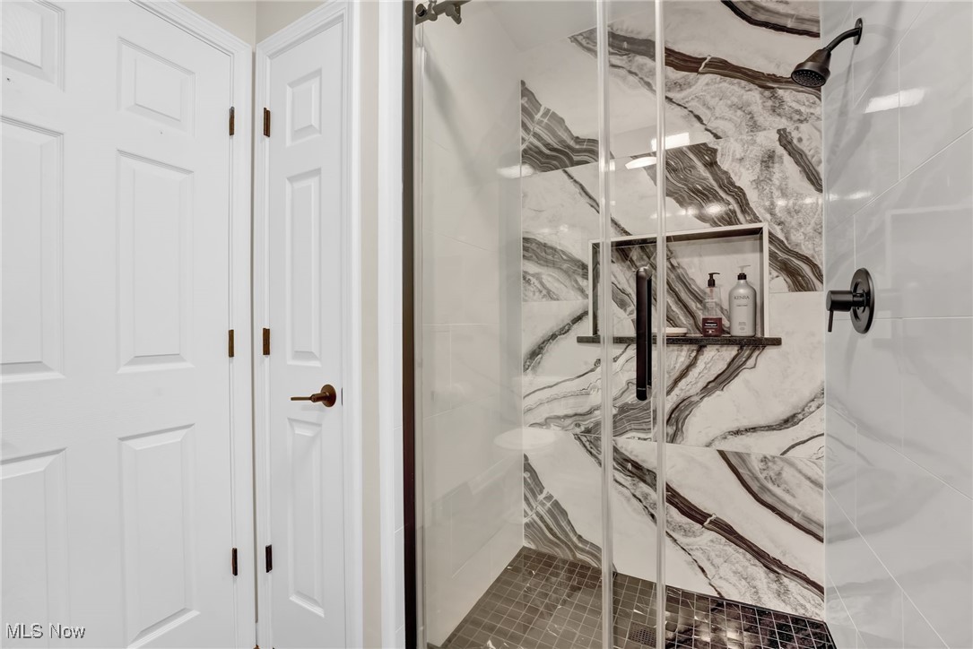 1025 Cedarwood Lane, Medina, Ohio image 35