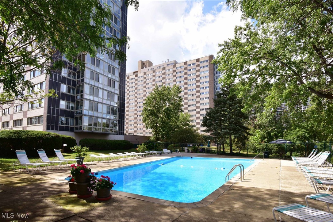 Marine Towers East - Residential