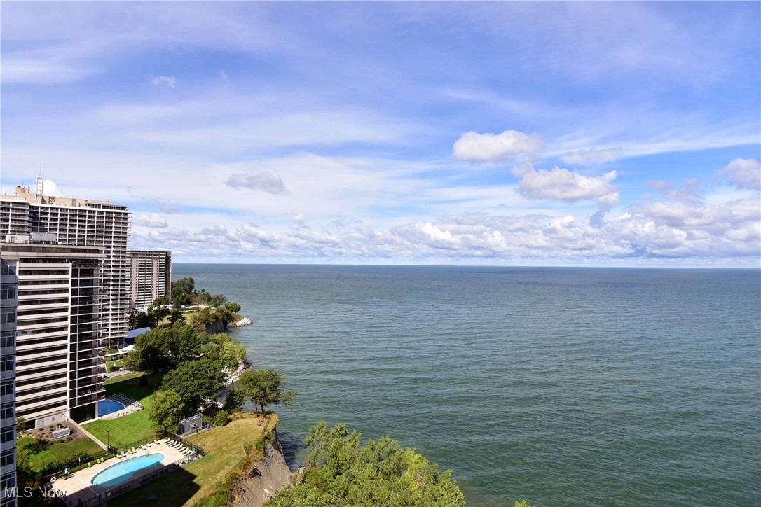 Marine Towers East - Residential