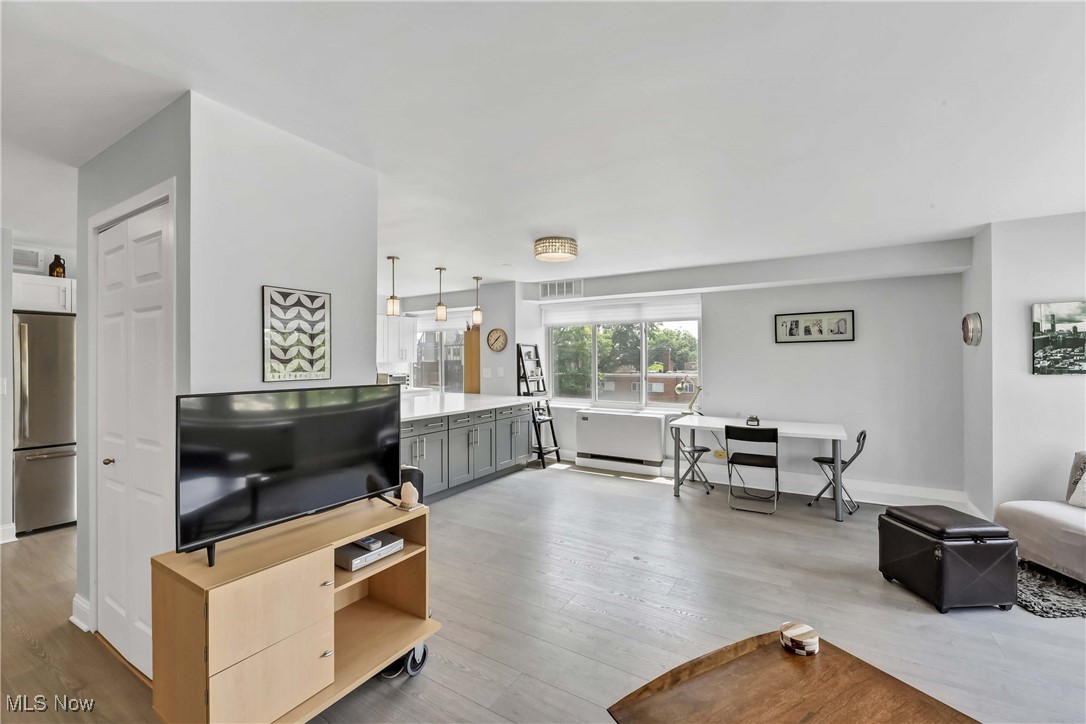 Marine Towers East - Residential