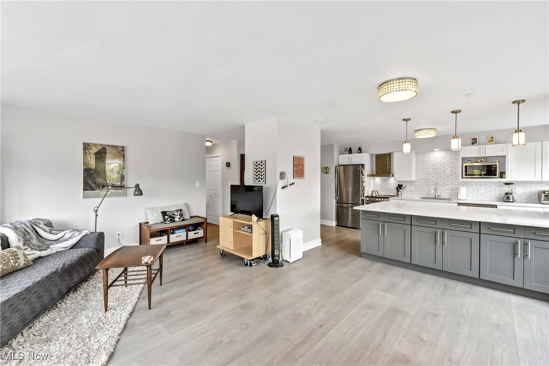 Marine Towers East - Residential