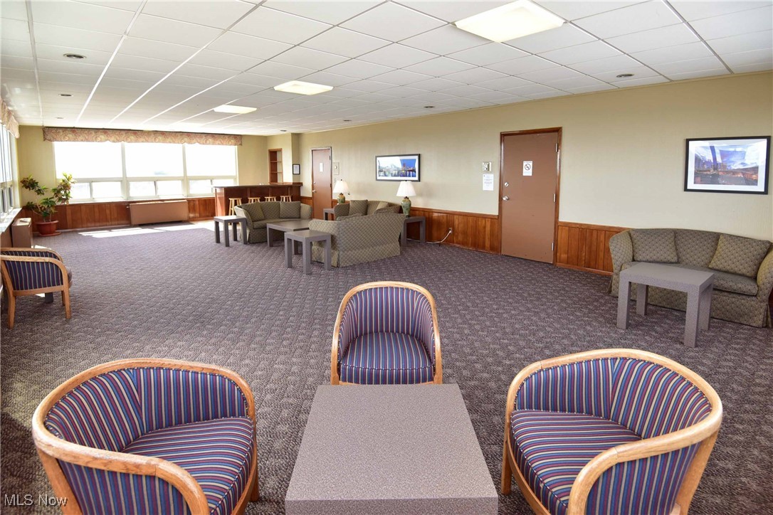 Marine Towers East - Residential