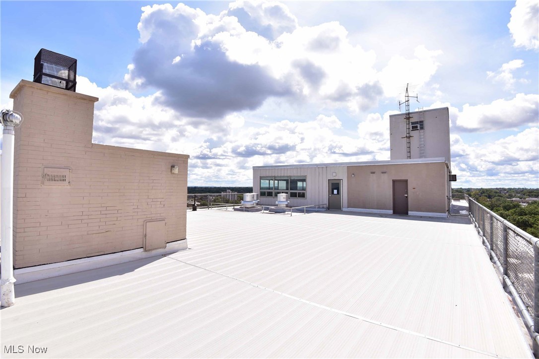 Marine Towers East - Residential