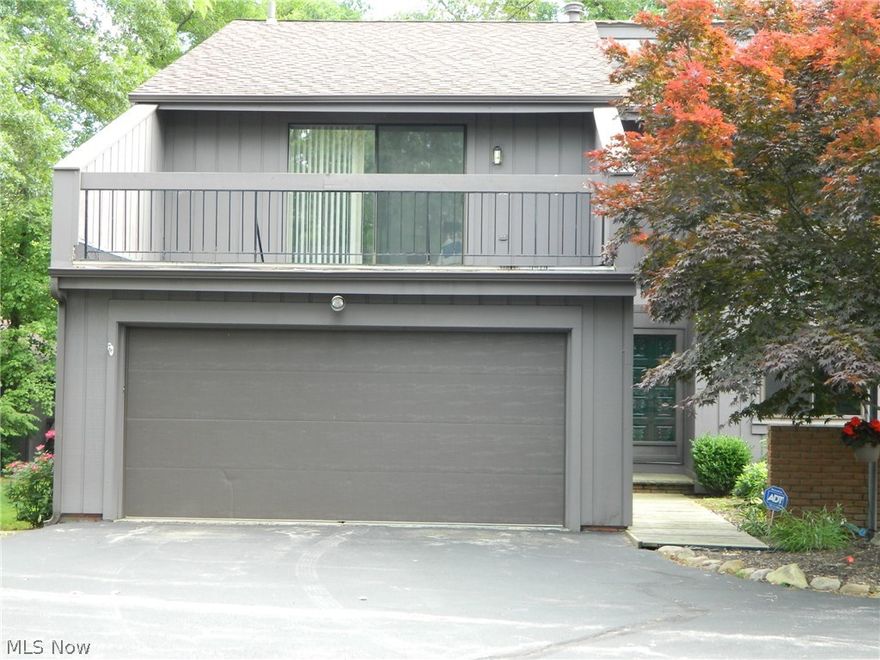 Townhouse-styled unit abutting the canyon*Sliders across rear provide access to Full/over-sized deck w/park-like view*2-Story Greatroom w/WBFP & Butler/Beverage nook*Eat-in Kitchen w/casual dining area includes all appliances & sliders to deck*Formal Dining Room*1st Floor Laundry includes gas dryer*First floor office/den*All bedrooms on 2nd level*Loft w/shelves & storage*Master Suite has vaulted ceiling w/full bath & wall closets*All bedrooms nicely sized and one with walk-in, other w/slider to balcony over garage*Recreation Room in LL  w/Full Bath & possible 4th BR w/pocket door & full-sized windows*2-car, attached garage*Security system*12-months Home Warranty*Desirable location in Greenwood Village*Easy commute to shopping/work place*Greenwood amenities include indoor & outdoor swimming pools, fishing pond, tennis courts, hike & bike trails and easy proximity to accessing the CVNP*
Shown by Appointment*