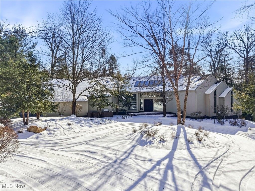 Photo of 999 Chestnut Run, Gates Mills, OH 44040 (MLS # 5184239)