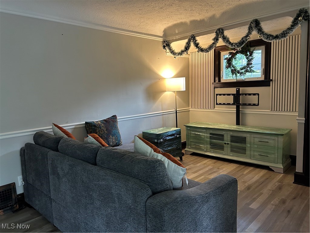 16112 Raymond Street, Maple Heights, Ohio image 3