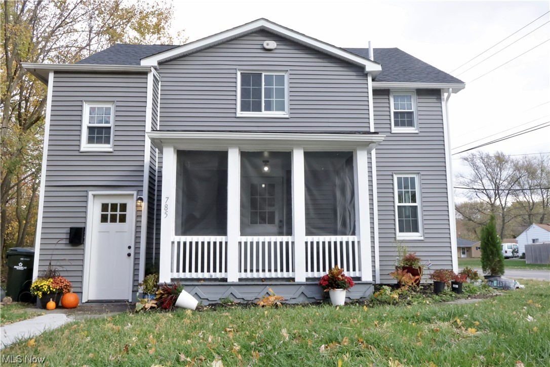 Lake Erie Manor - Residential