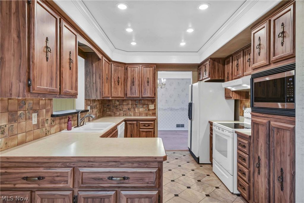 Photo of 13397 Cherokee Trail, Middleburg Heights, OH 44130 (MLS # 5192280)