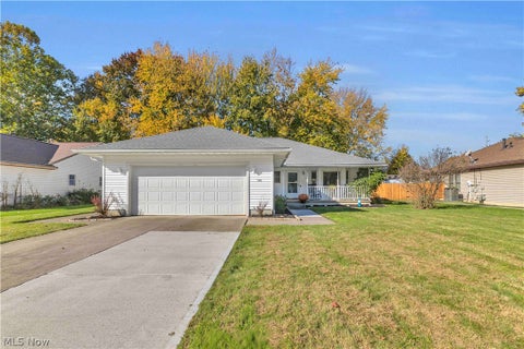 Photo of 590 Bayberry Drive, Elyria, OH 44035 (MLS # 5256899)