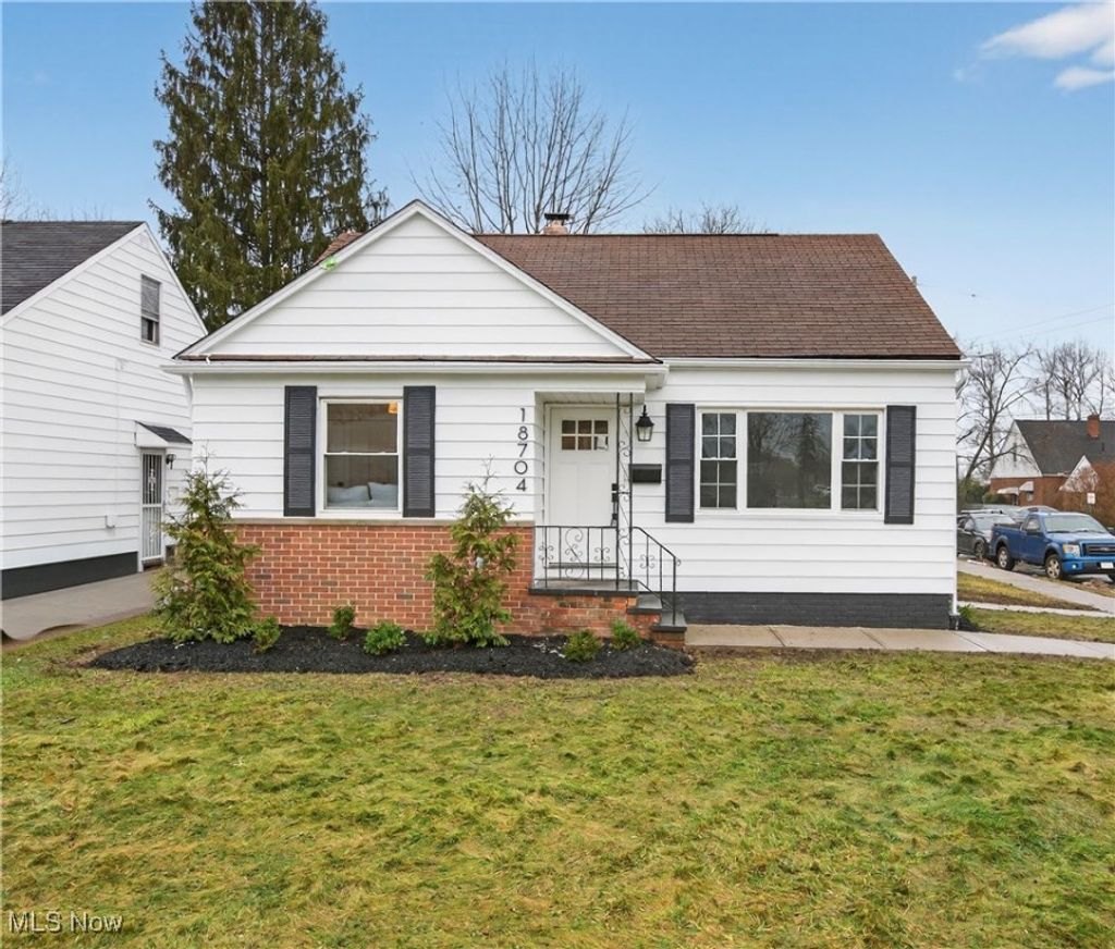 Photo of 18704 Longview Avenue, Maple Heights, OH 44137 (MLS # 5180698)