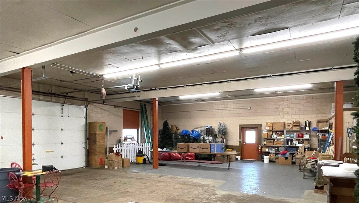 Village/Minerva - Commercial Sale