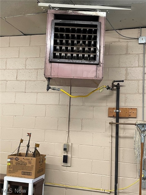 Village/Minerva - Commercial Sale