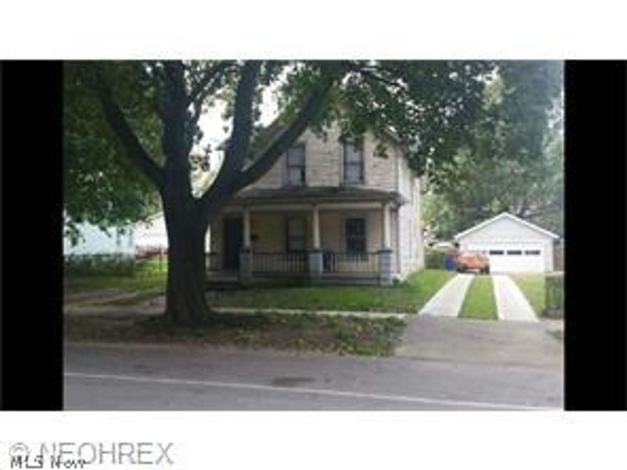 Calling all rehab addicts or investors! Prime location in Ohio City! This two-family home needs a little love but has excellent income potential! Rehab and rent, live in one unit and rent the other or design your own urban oasis! Located just minutes from the West Side Market, fantastic restaurants, nightlife, downtown Cleveland, Battery Park and Edgewater Park! Don't miss this opportunity to be in the Heart of the City!