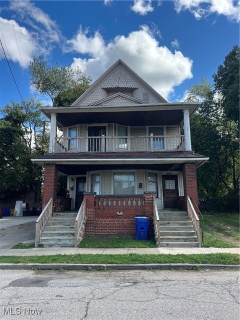 945 E 77th Street Cleveland OH 44103