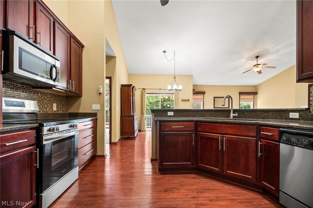3700 Heron Drive