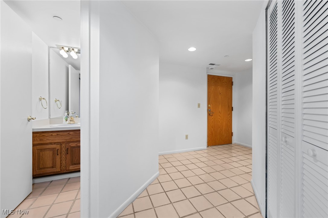 Woodhawk Club Condo Ph 01 - Residential