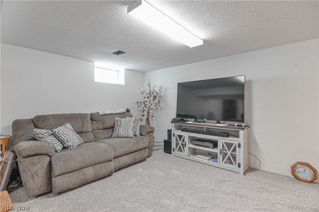 Hill Side 02 10 - Residential