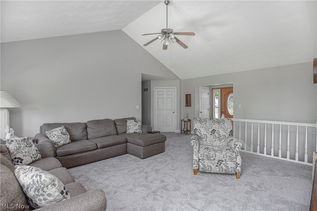 Hill Side 02 10 - Residential