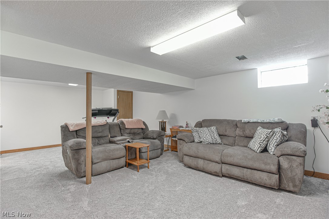 Hill Side 02 10 - Residential