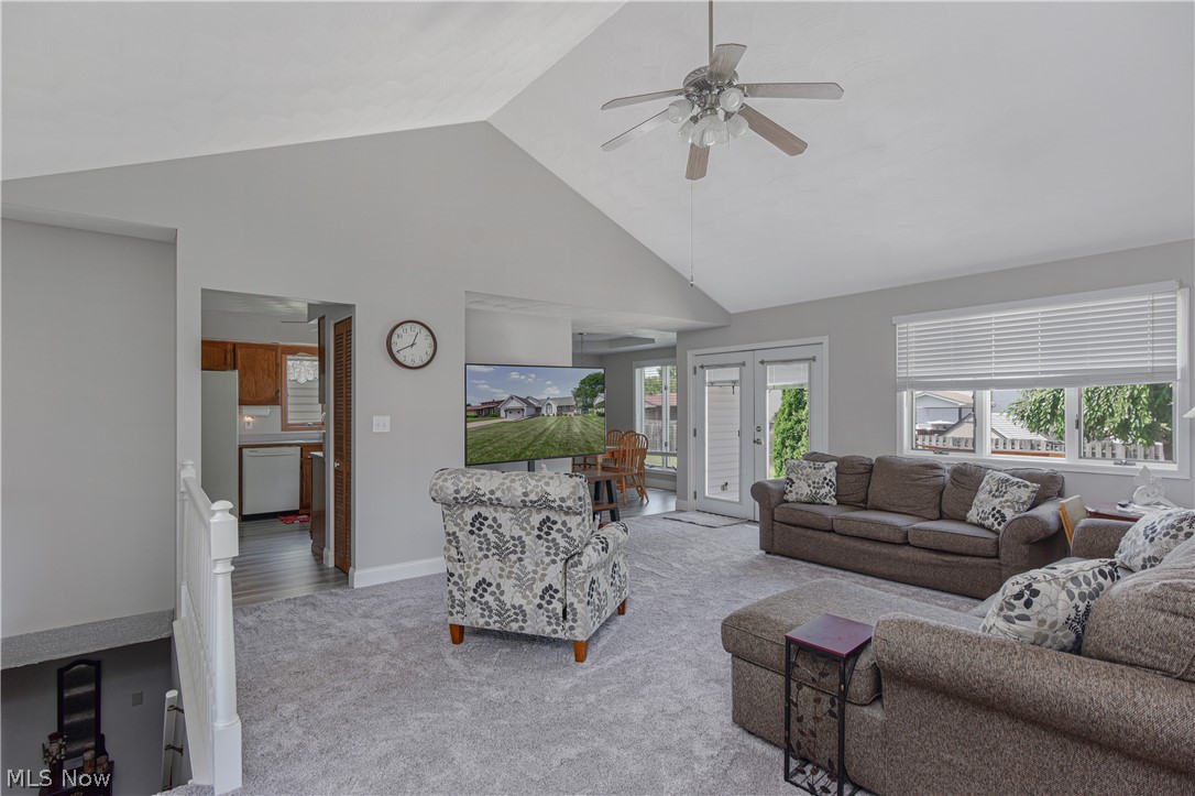 Hill Side 02 10 - Residential