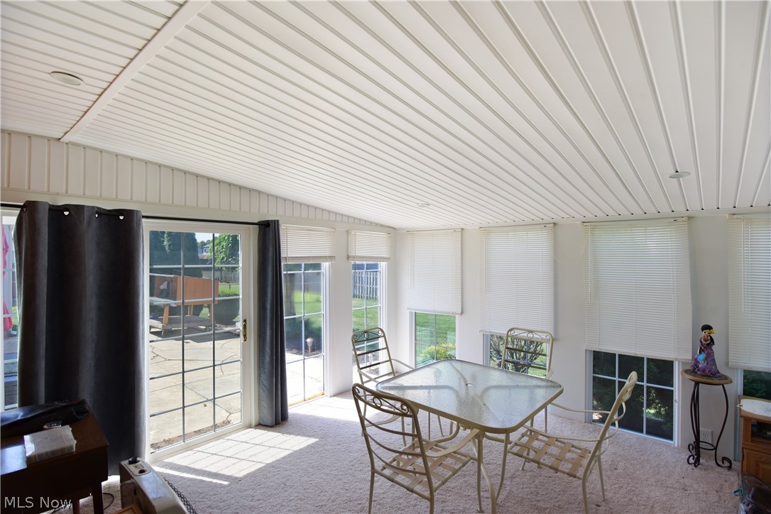 Hill Side 02 10 - Residential