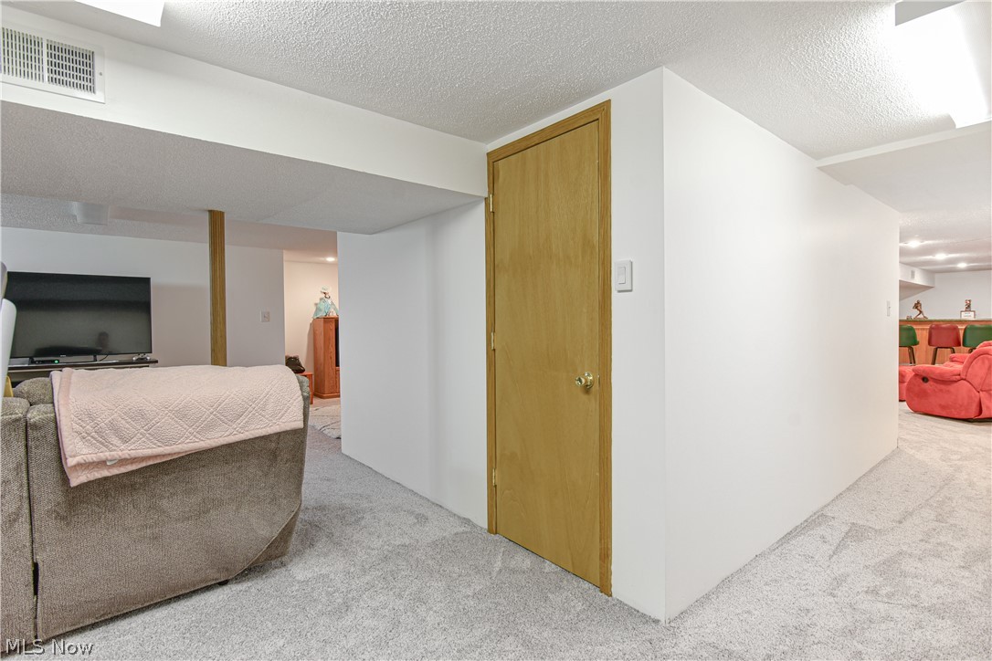 Hill Side 02 10 - Residential