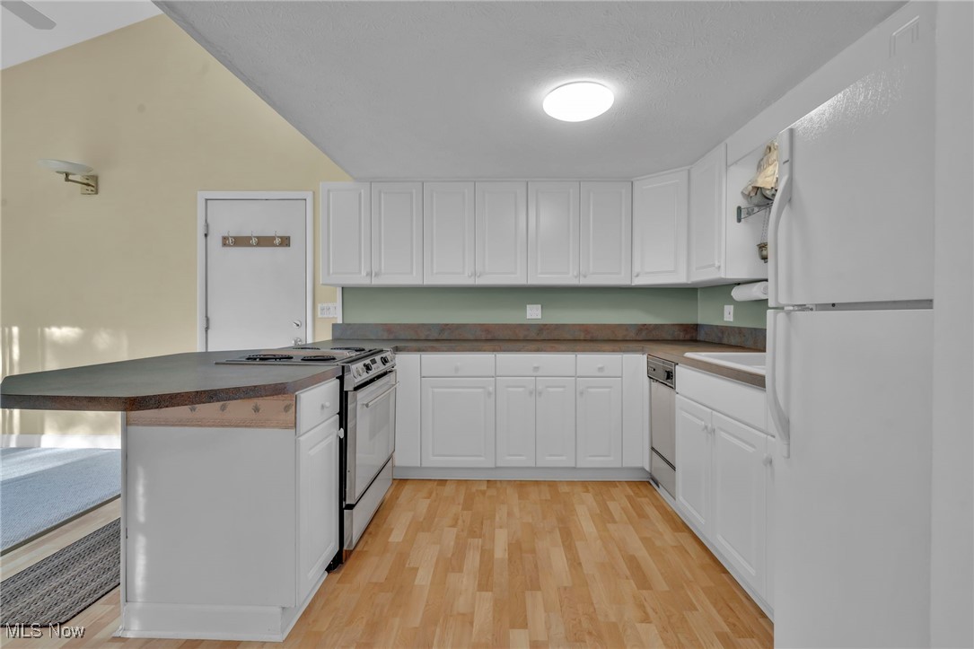 34150 Pettibone Road, Solon, Ohio image 11