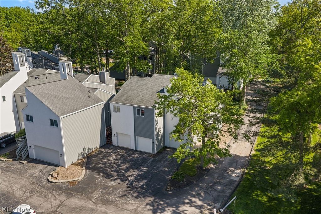 Photo of 1376 Bobby Lane #32, Westlake, OH 44145 (MLS # 5212421)