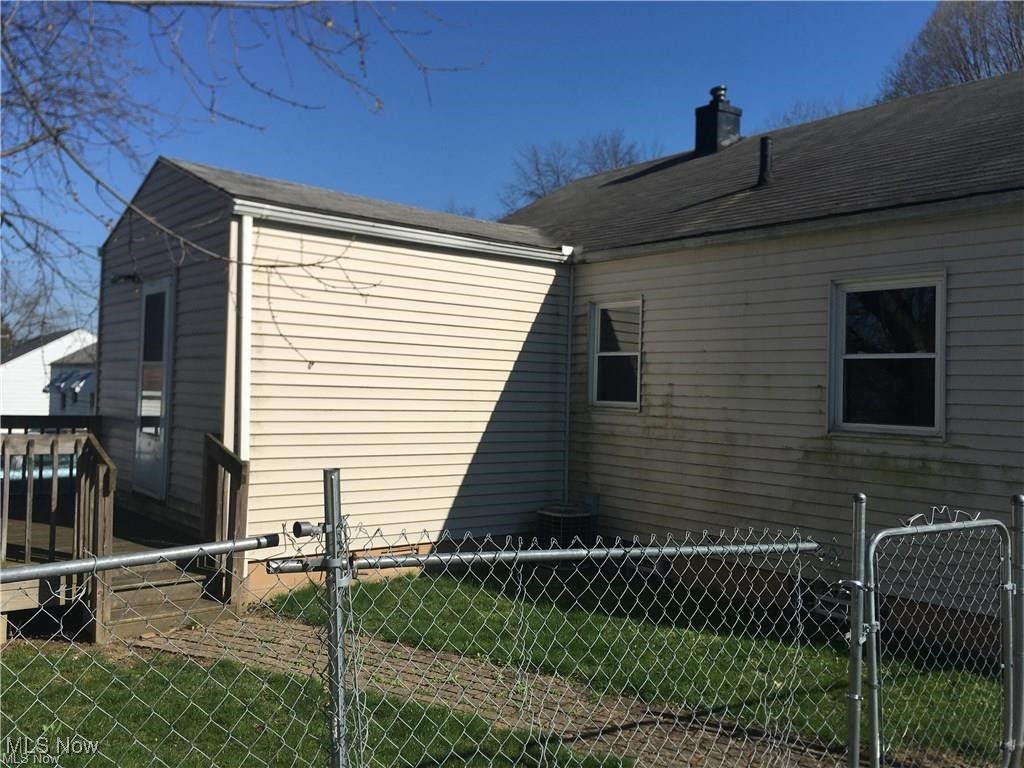 Photo of 852 Marmion Avenue, Youngstown, OH 44502 (MLS # 5184509)