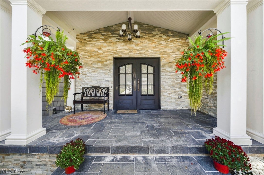 5977 Silver Court