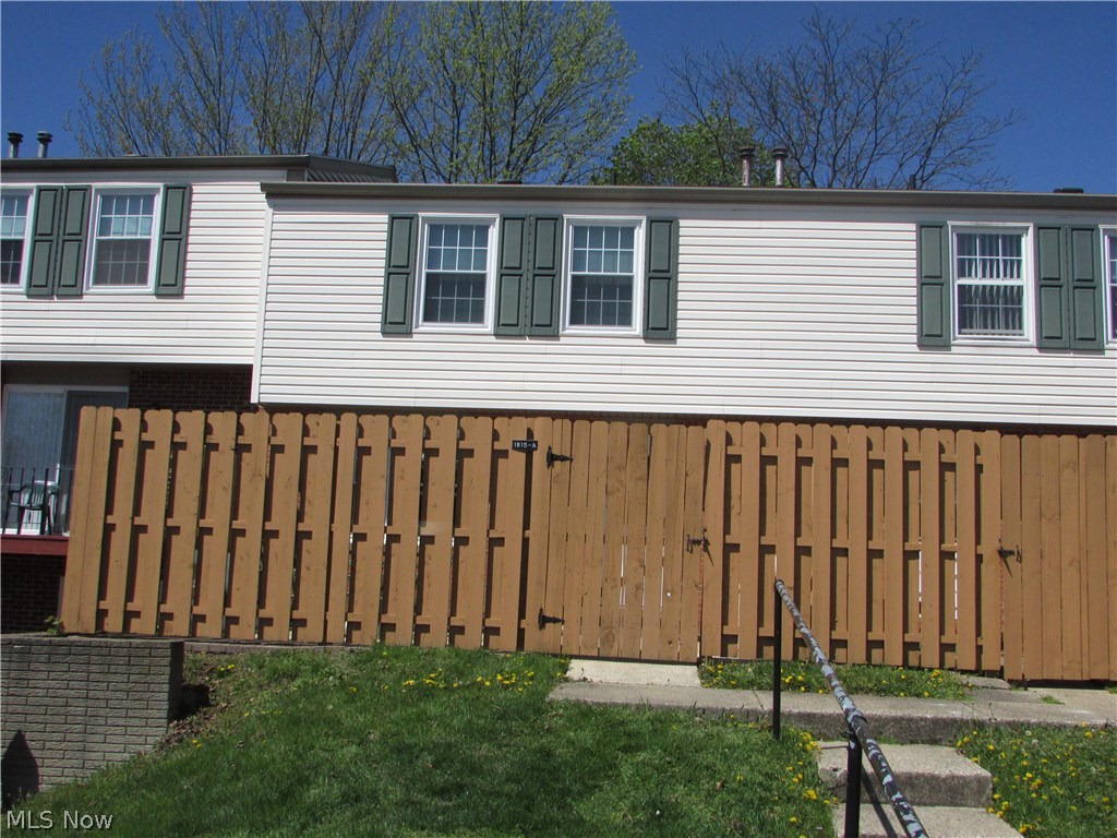 Huntington Park Condo 11 Prcl D - Residential