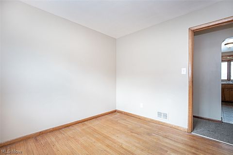 Tiny photo for 4633 Warner Road, Garfield Heights, OH 44125 (MLS # 5190169)