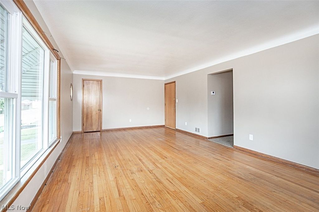 Photo of 4633 Warner Road, Garfield Heights, OH 44125 (MLS # 5190169)