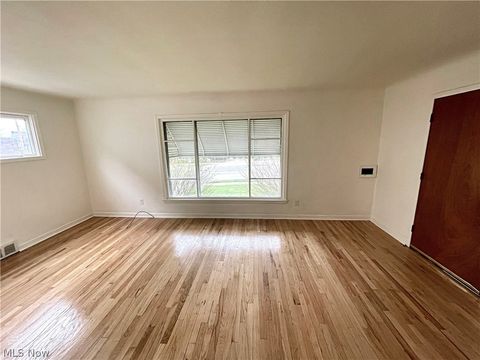 Tiny photo for 4633 Warner Road, Garfield Heights, OH 44125 (MLS # 5190169)